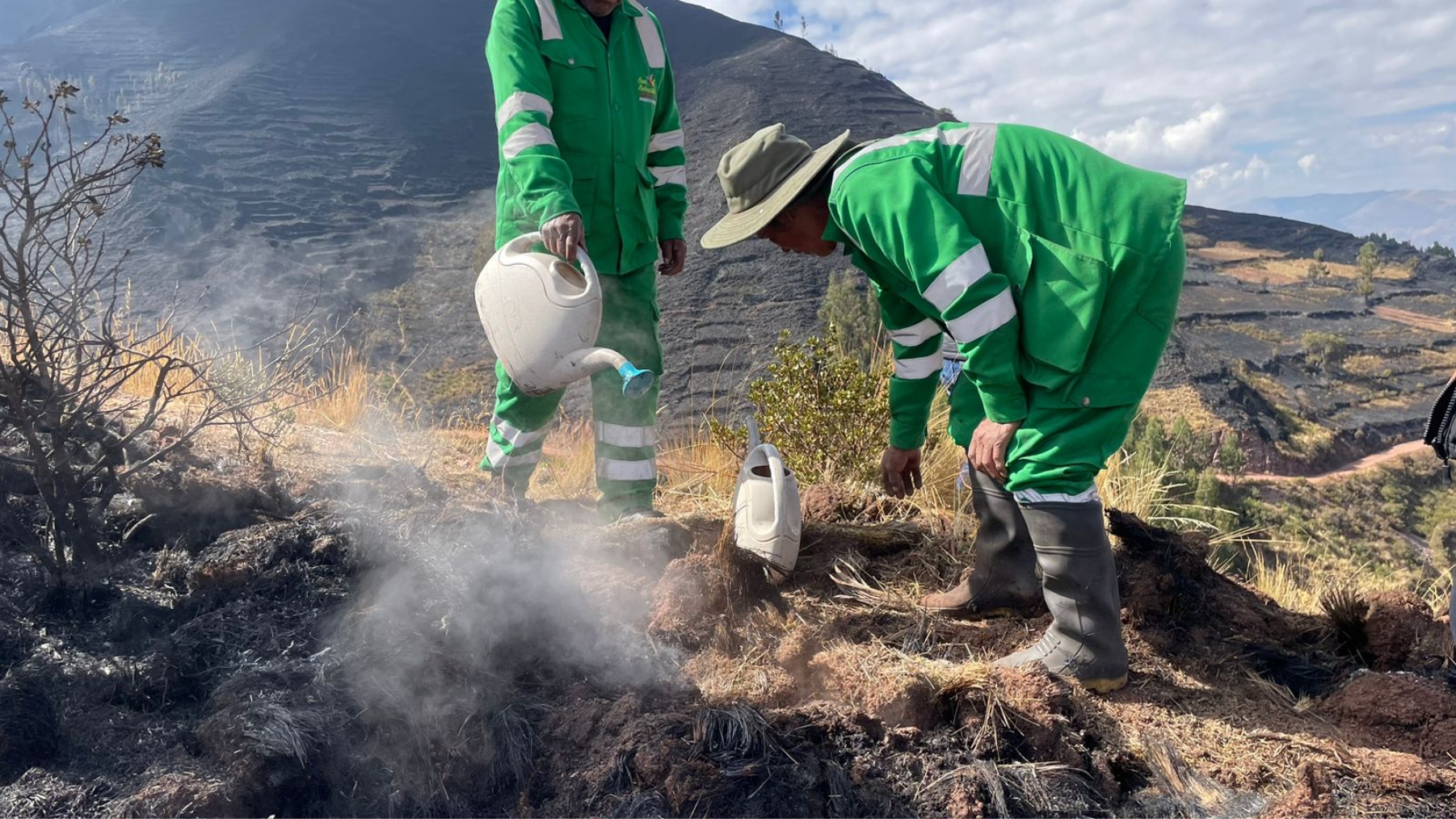 NOTICIAS CUSCO 18/08/2024: LAMENTABLE PERO NUEVAMENTE UN INCENDIO FORESTAL AFECTA CENTENAR DE HECTÁREAS DEL CERRO PICOL…