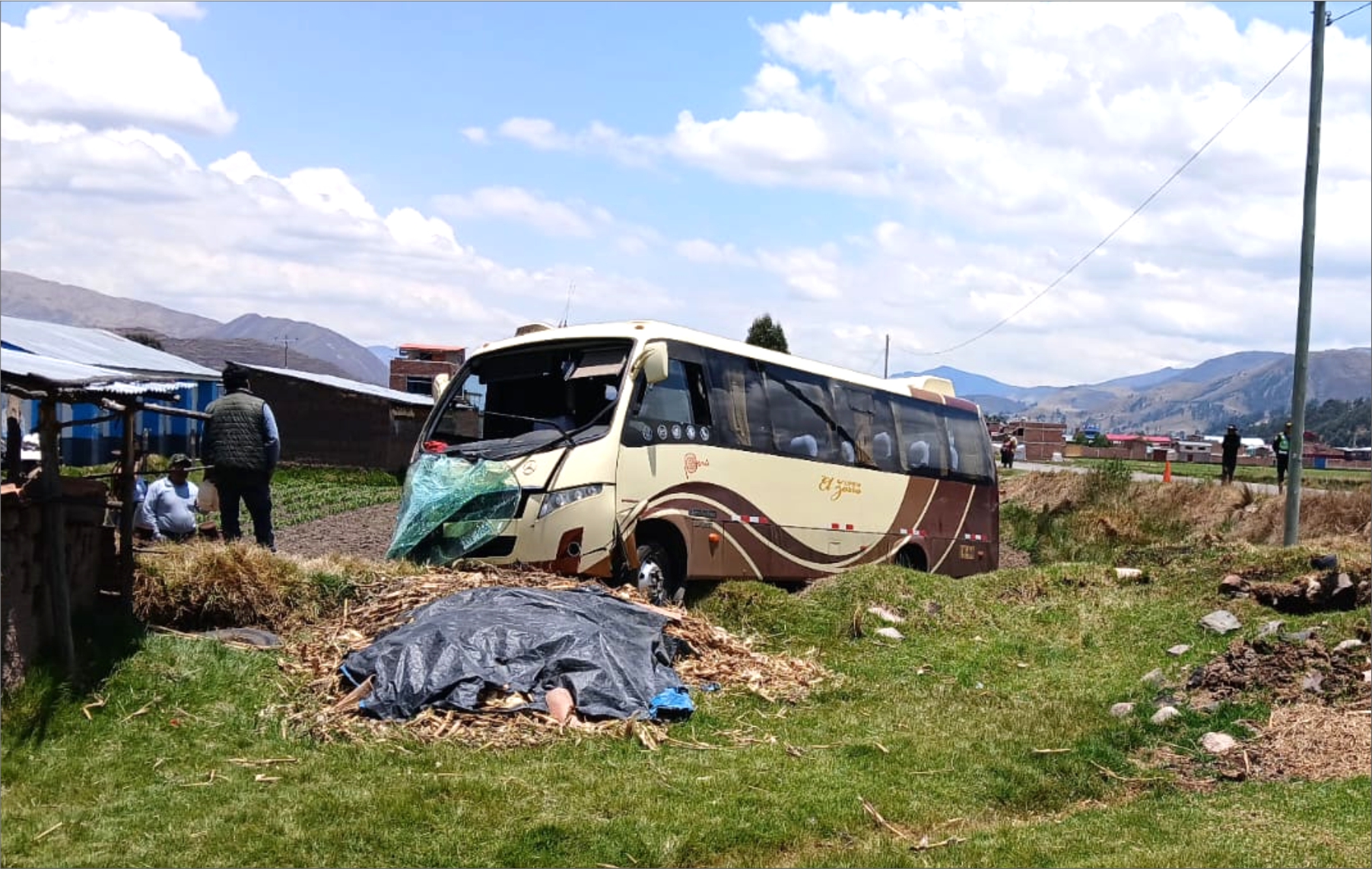 NOTICIAS CUSCO 29/10/2024: UN GRAVE DESPISTE DE BUS EN SICUANI, DEJÓ 10 PERSONAS GRAVES Y UNA MUJER EMBARAZADA EN PELIGRO DE PÉRDIDA DE SU FUTURO HIJO…