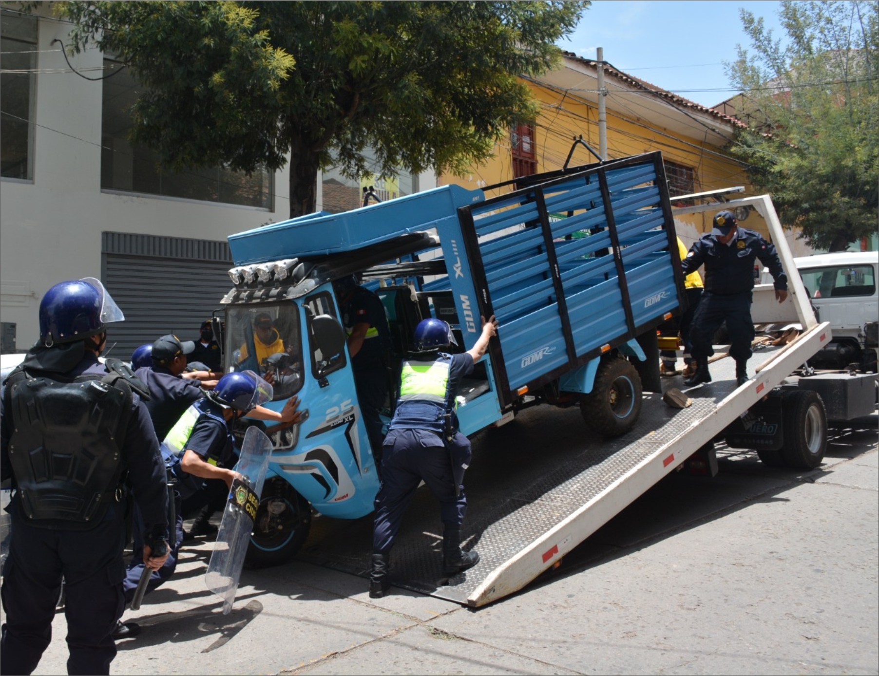 NOTICIAS CUSCO 11/10/2024: WANCHAQ CONTINÚA CON LOS  OPERATIVOS, DENUNCIA CIUDADANA EXPUESTA EN ESTE MEDIO DE COMUNICACIÓN TUVO ECO EN CALLES DEL DISTRITO