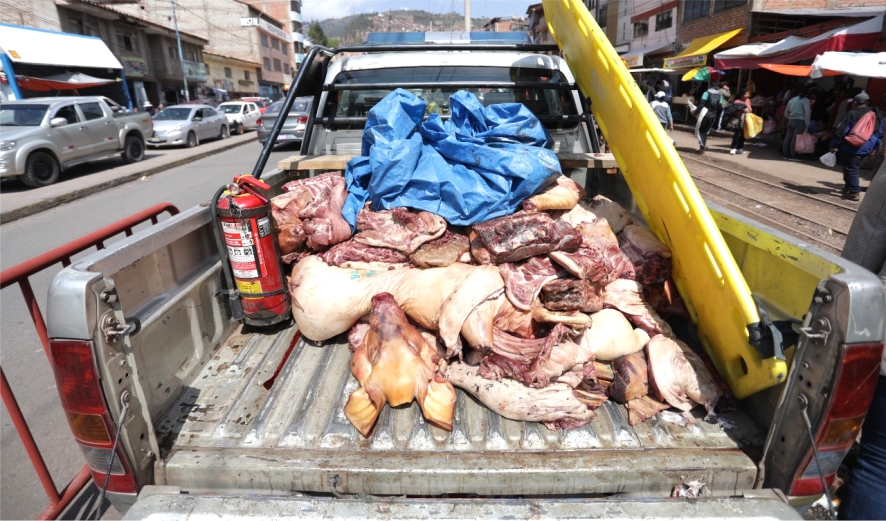 NOTICIAS CUSCO 01/11/2024: SIEMPRE A TENER CUIDADO AL COMPRAR CARNE DE CERDO, COMUNA PROVINCIAL DECOMISÓ MEDIA TONELADA EN MAL ESTADO EN AV. EJÉRCITO Y GRAL. BUEN DÍA…