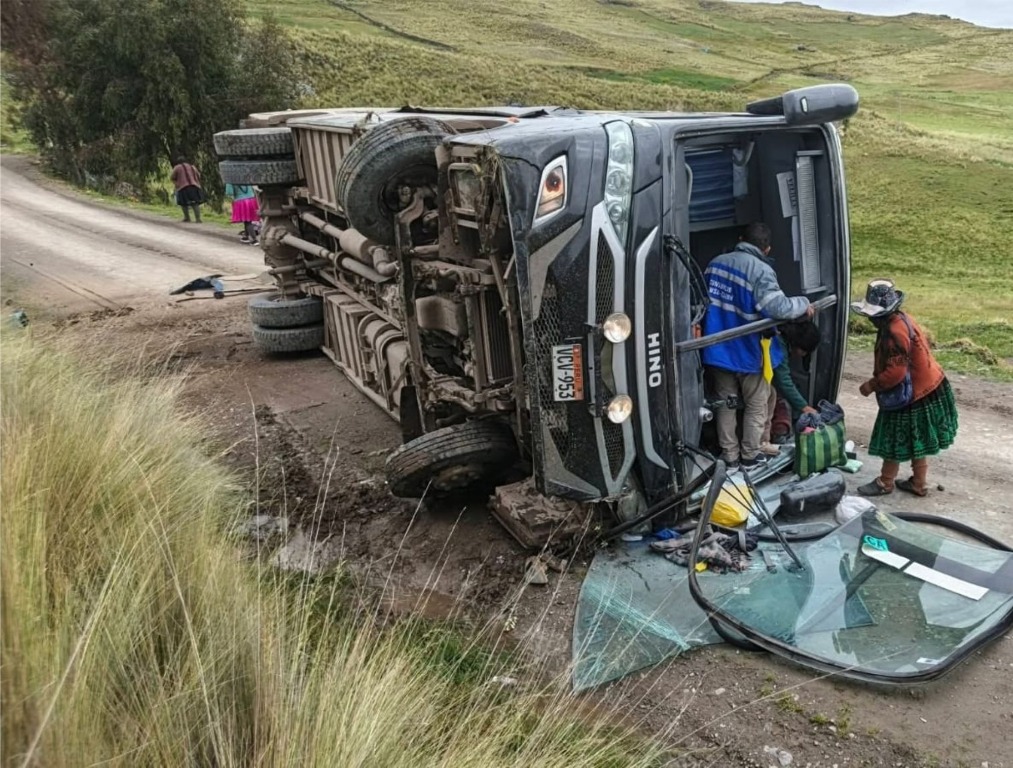 NOTICIAS CUSCO 09/03/2026: Lamentable accidente en el Día de la Mujer, bus se despista y deja fémina muerta y varios heridos de gravedad, provincia de Chumbivilcas…